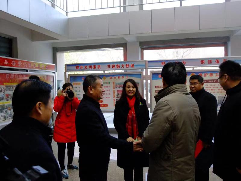 济南市总工会常务副主席傅金峰到开云链接官网_开云(中国)集团走访慰问